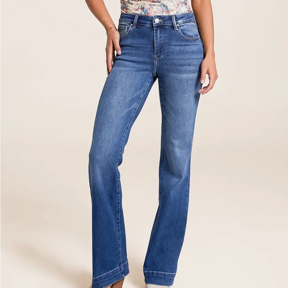 Risen Boot Cut Jeans NWT